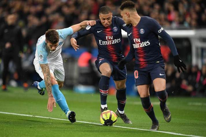 欧冠焦点战：巴黎圣曼 VS 亚特兰大，法甲豪门与意甲劲旅的实力比拼